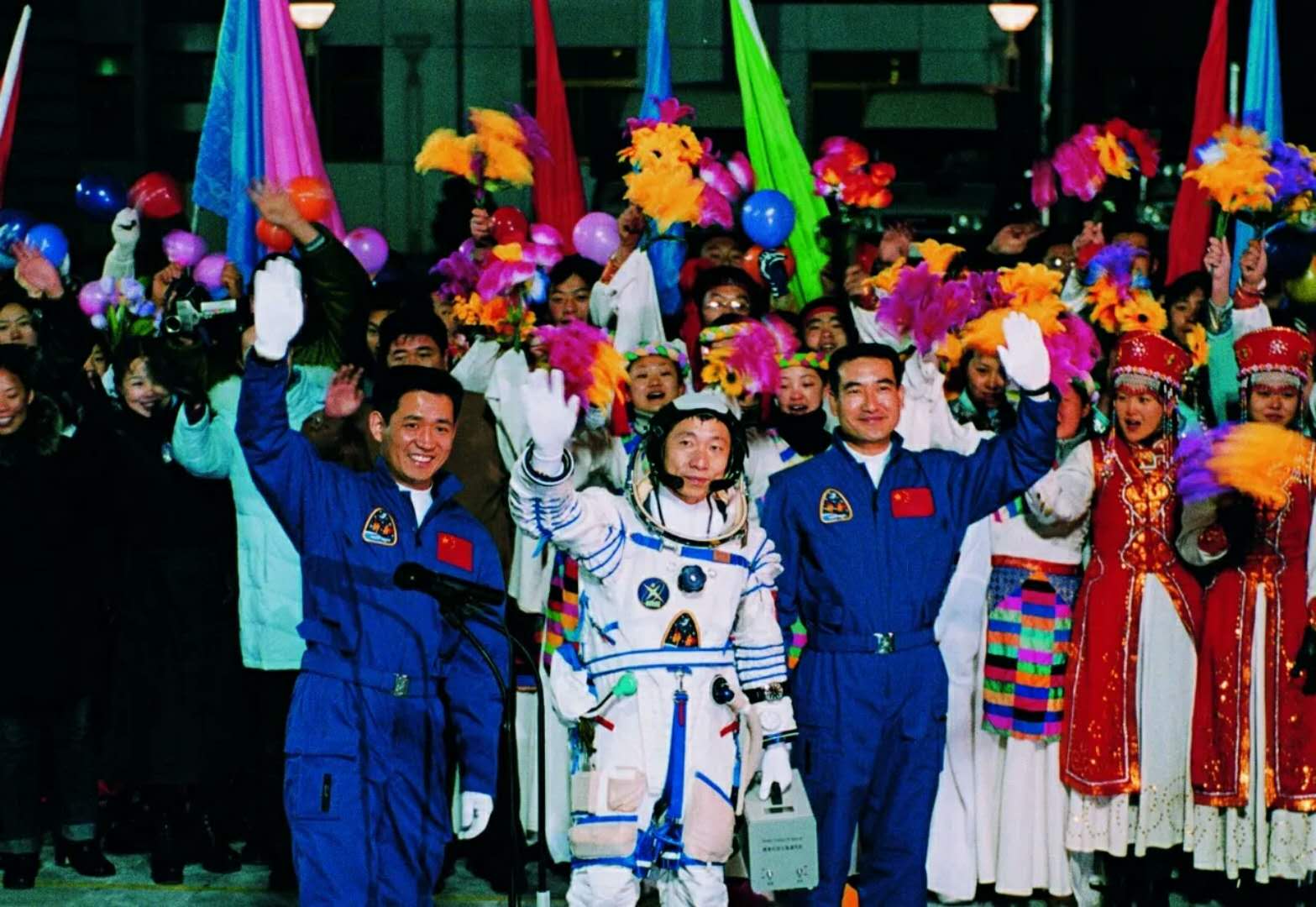 寰宇踏征途 奋进新时代 ——记英雄的中国航天员群体（上）1.jpg