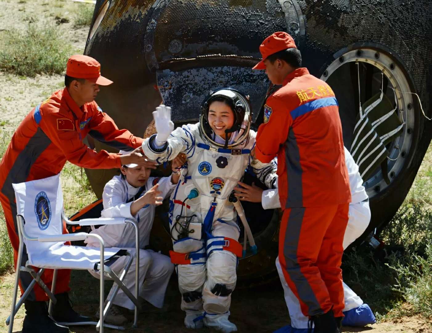 寰宇踏征途 奋进新时代 ——记英雄的中国航天员群体（下）3.jpg